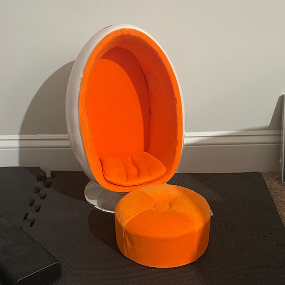 American Girl Other - American Girl Orange and White Doll Chair Set